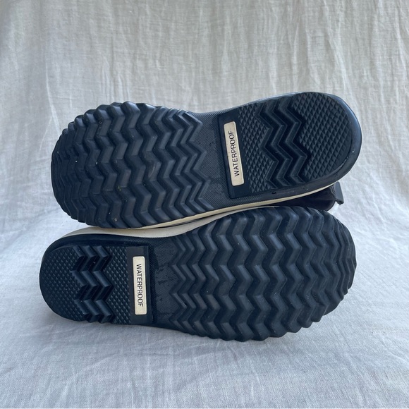 Sorel Women’s Caribou Waterproof Boot (Worn Once) - Picture 5 of 6